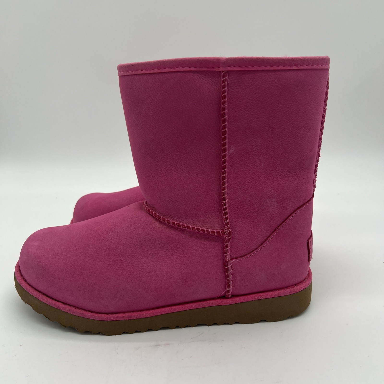 UGG Women’s Essential Short Pink Fashion Boots Size 4~New W/O Box