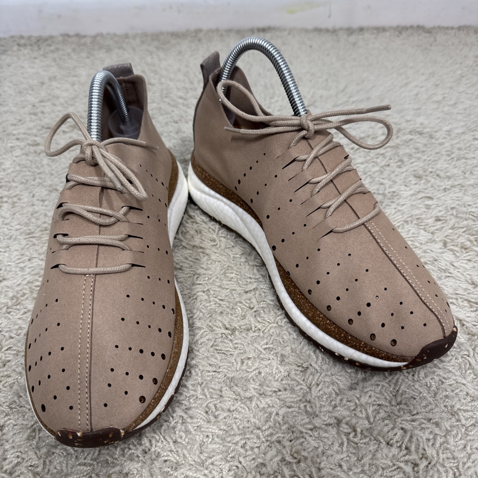 OTBT Women’s Beige Size 9M Lace Up Sneakers Travel Comfort Shoes Cork Footbed