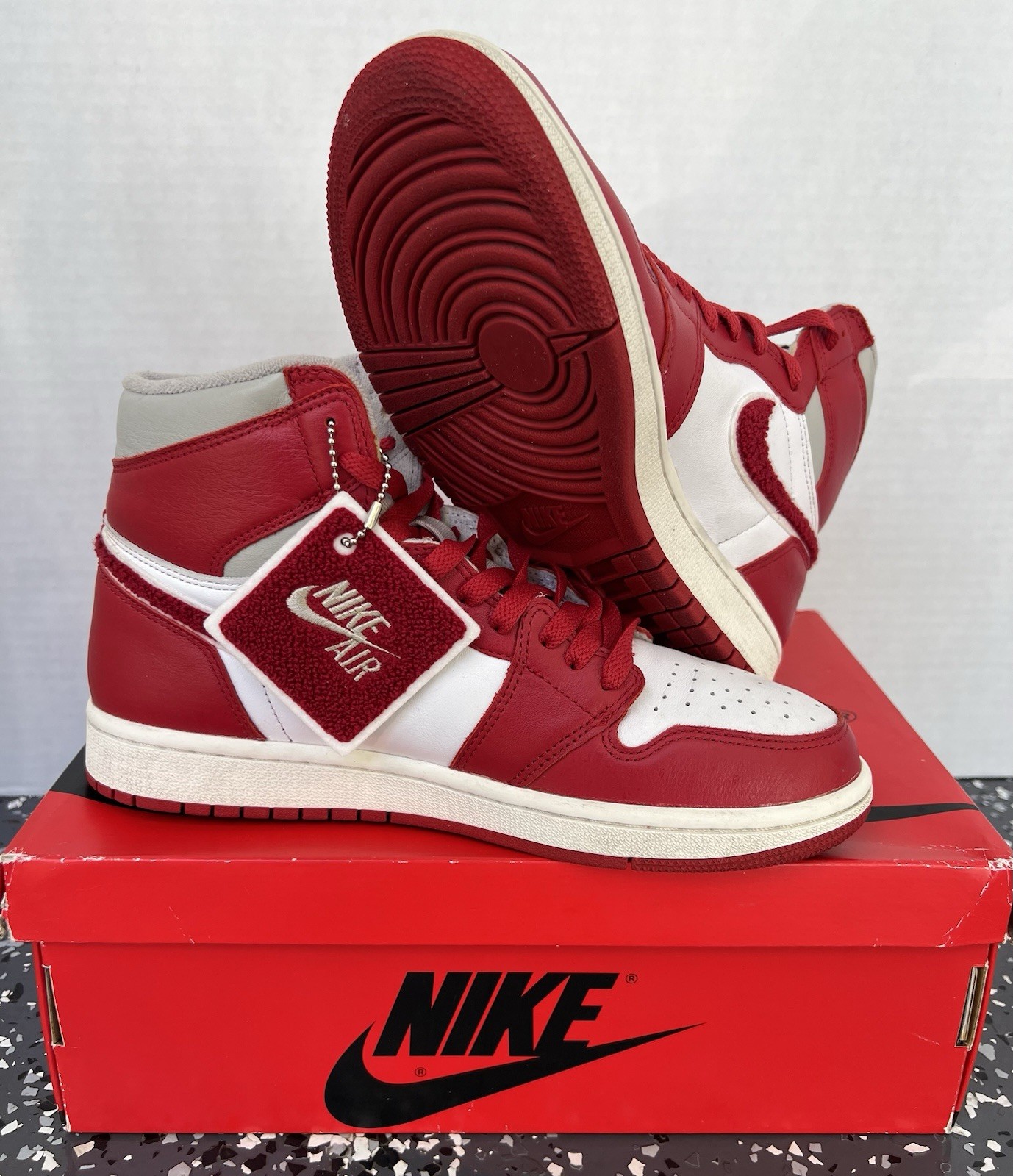 Nike Air Jordan 1 OG High Newstalgia/Varsity Red Chenille Women’s 8.5 Men’s 7