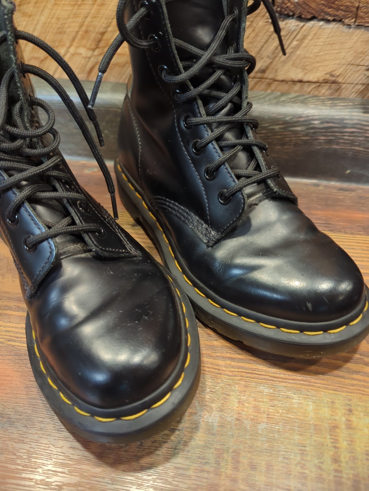 DR MARTENS Womens 1460 Smooth Black Leather Boots-Eight Eye Lace Up-US Sz 7