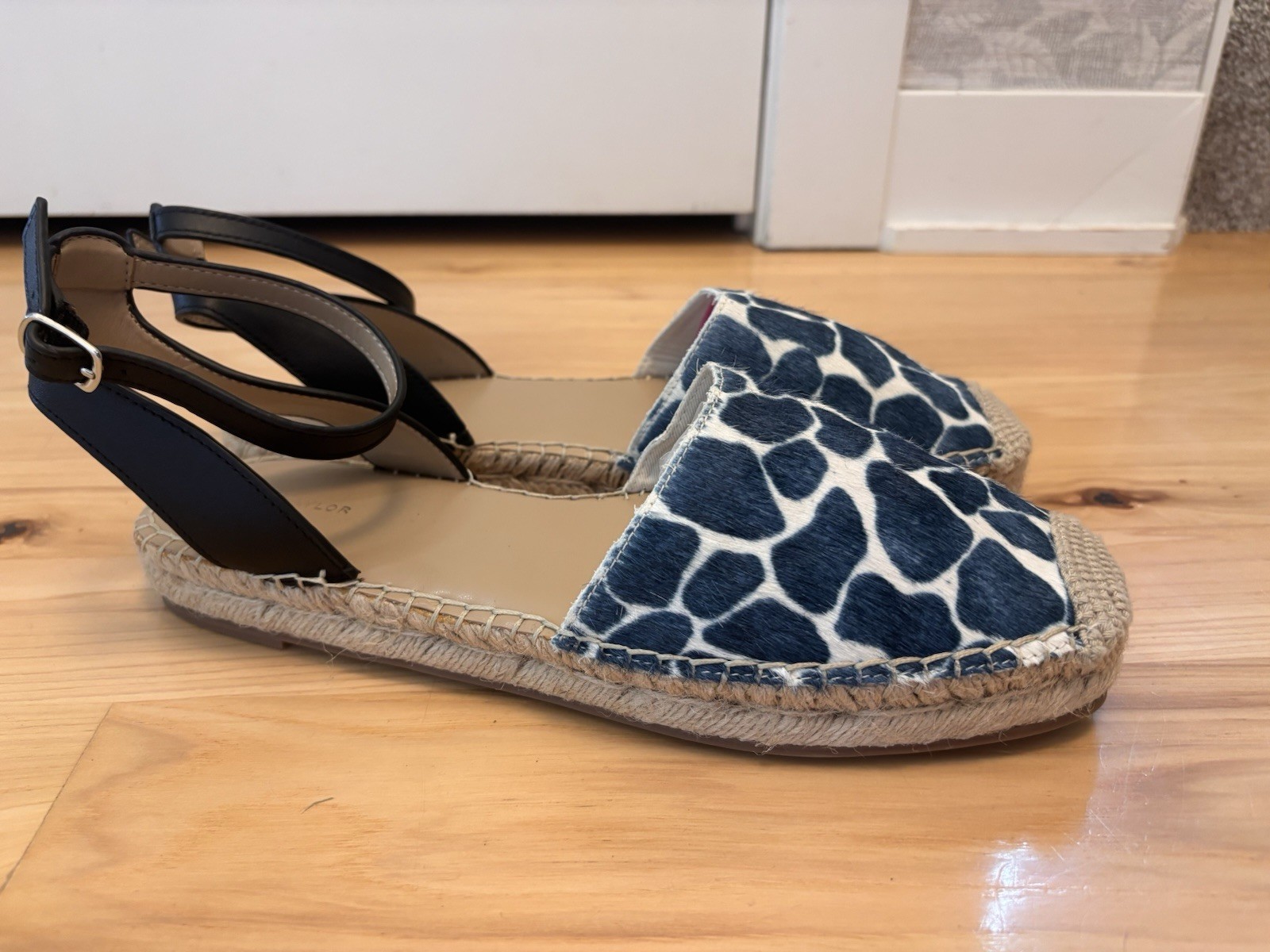 Ann Taylor Sandal Shoe Women’s Size 11 Isabella Blue Calf-hair Espadrille Flats