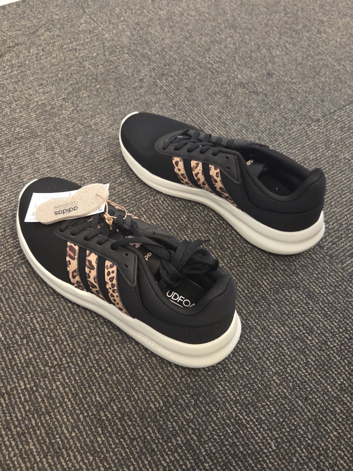 adidas Lite Racer 4.0 Women’s Black/Beige Sneaker IH5273