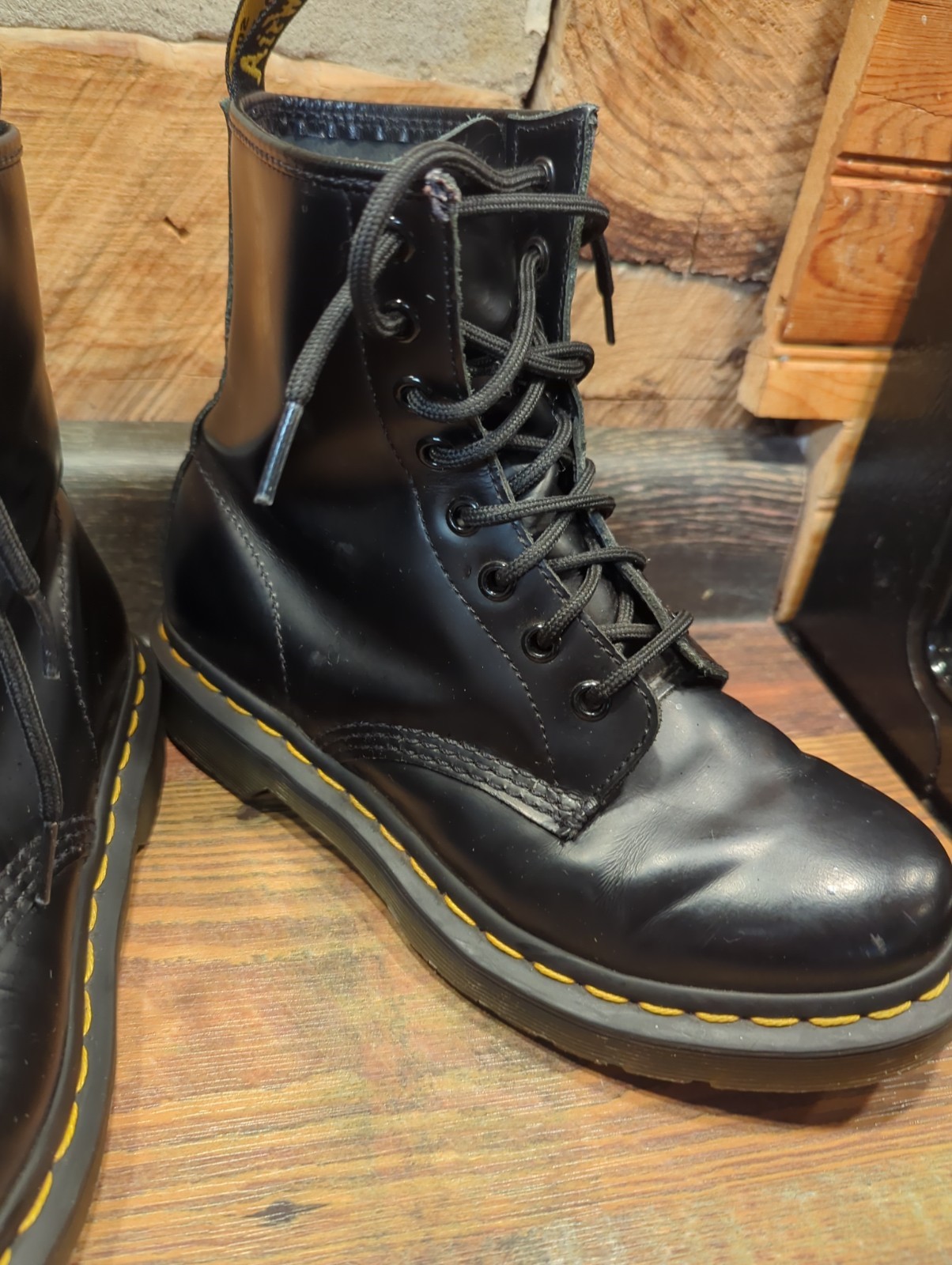 DR MARTENS Womens 1460 Smooth Black Leather Boots-Eight Eye Lace Up-US Sz 7