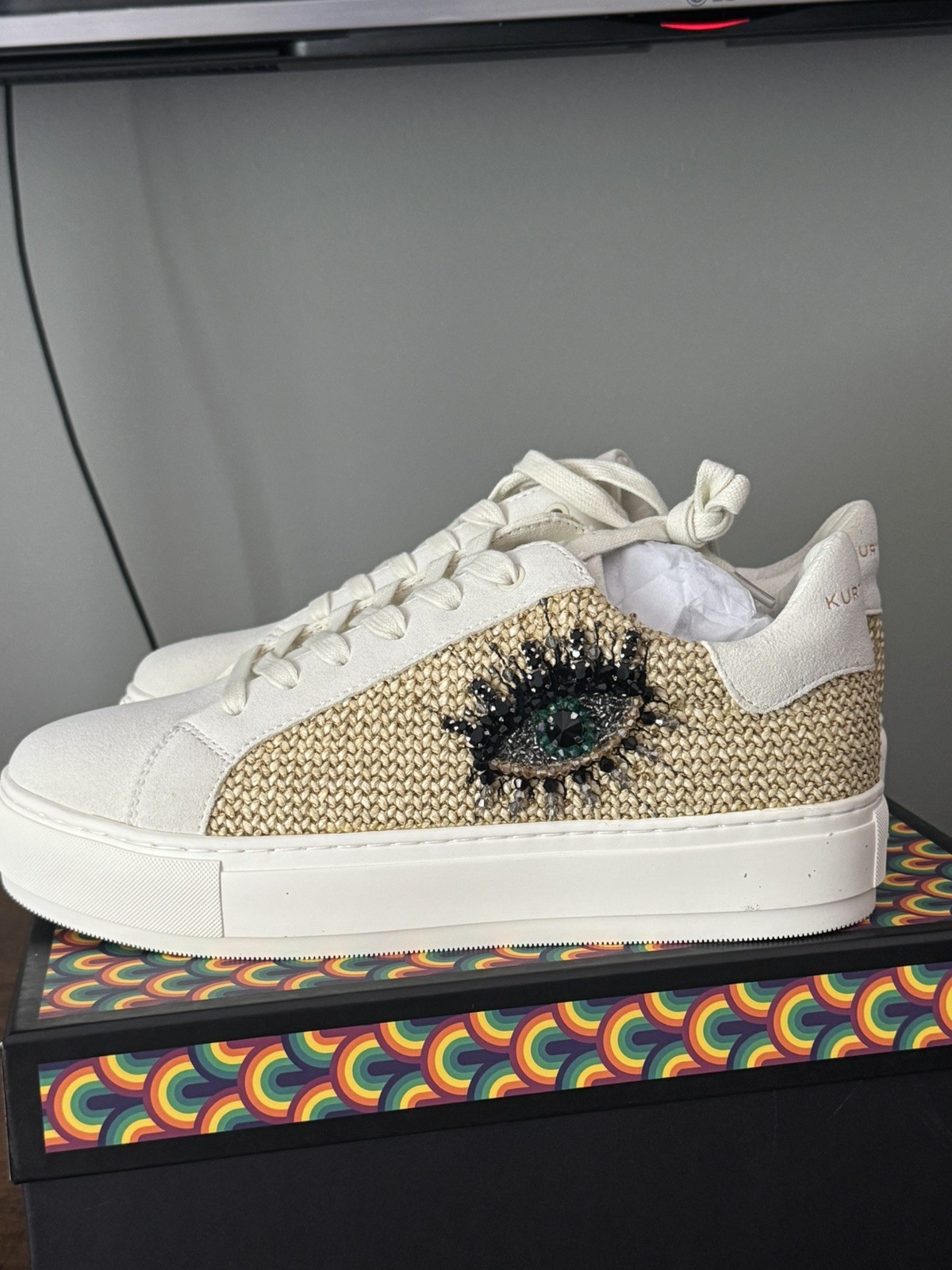 Kurt Geiger London Women’s Kensington Eye Eye Woven Raffia Block Heel (Sz 10)