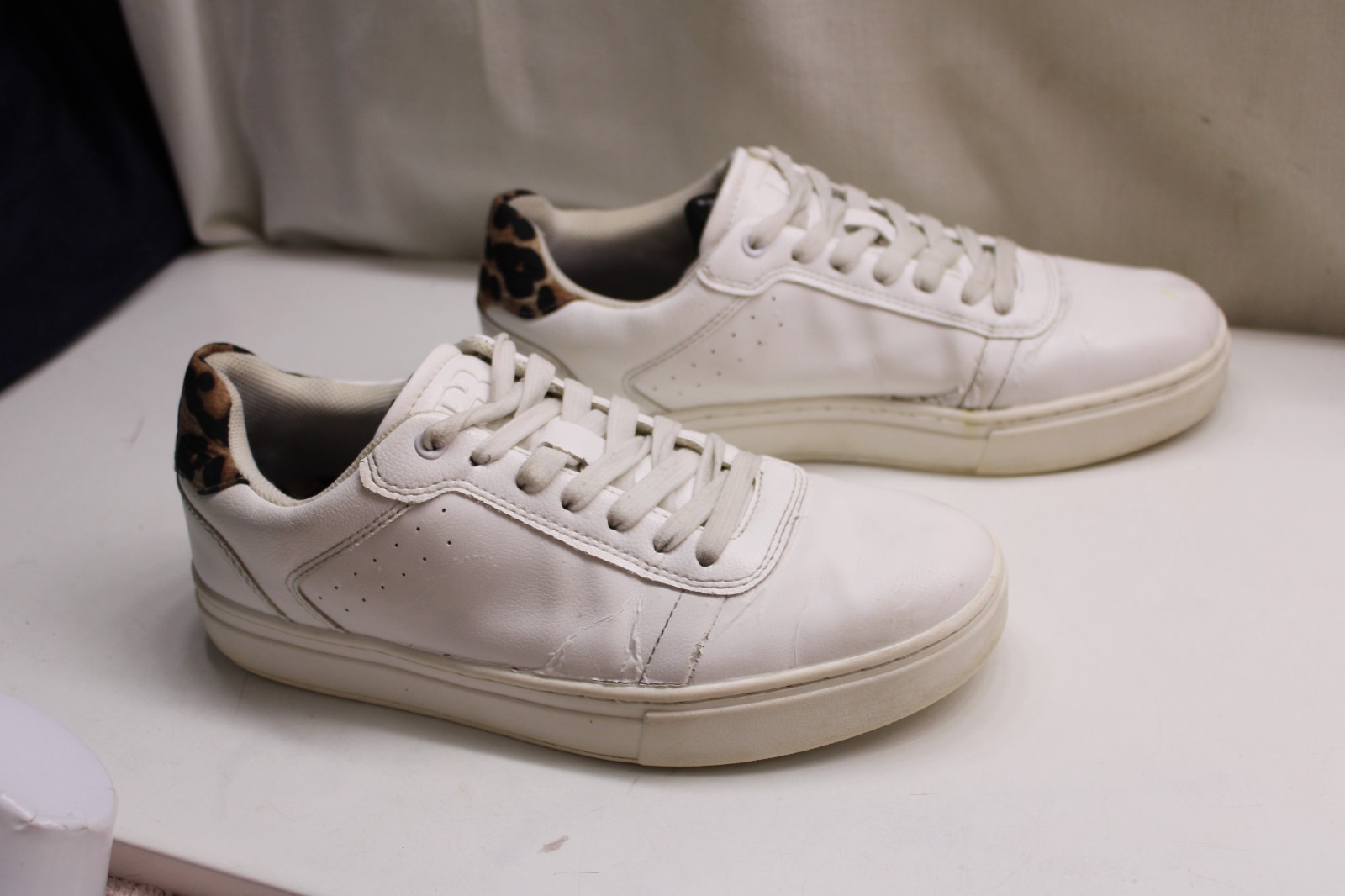 PULL&BEAR white fashion low-top casual trainer sneakers leopard heel tab 7.5