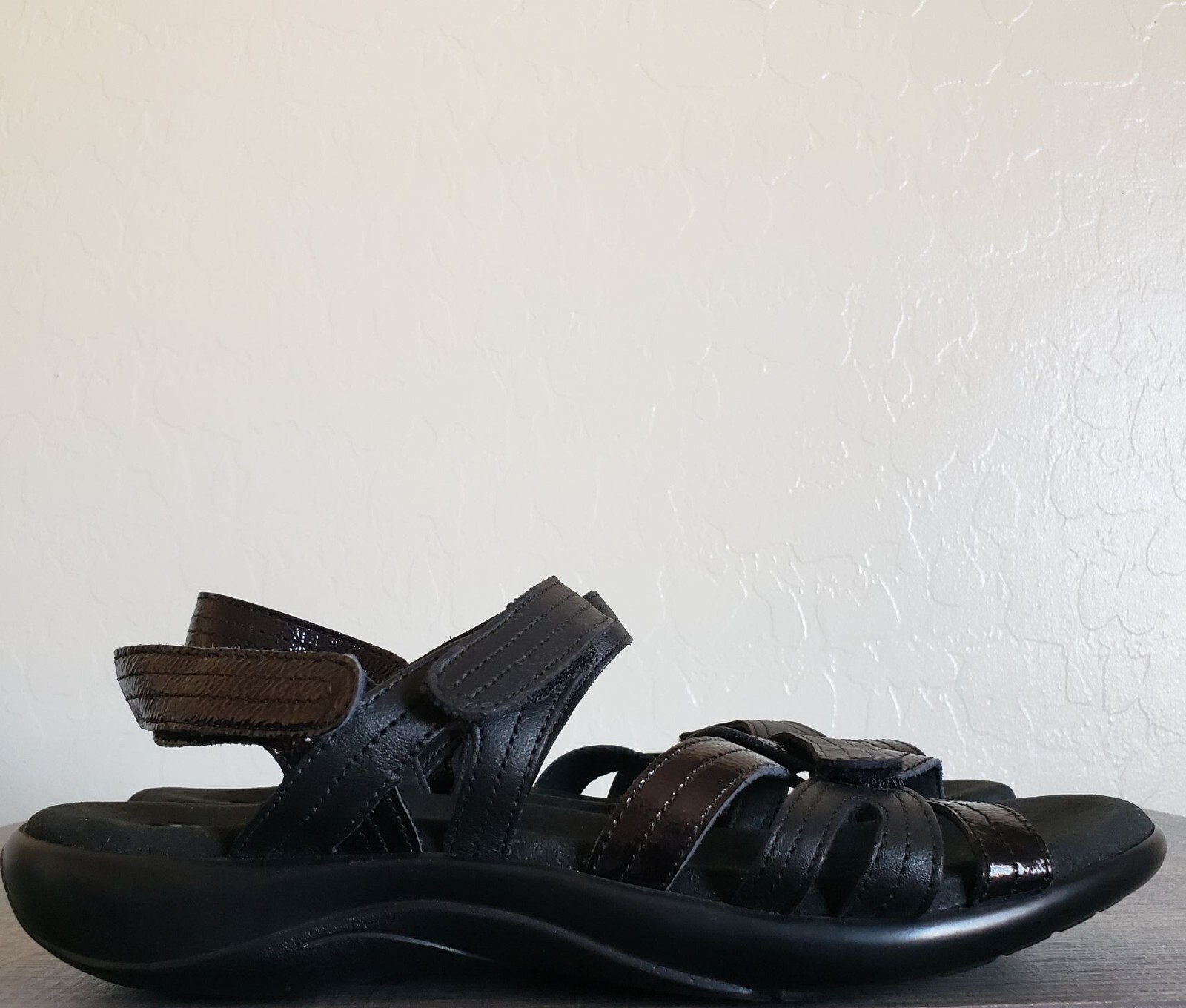 SAS Pier Adjustable Heel Strap Leather Sandals Black Womens 10.5 Strappy Comfort