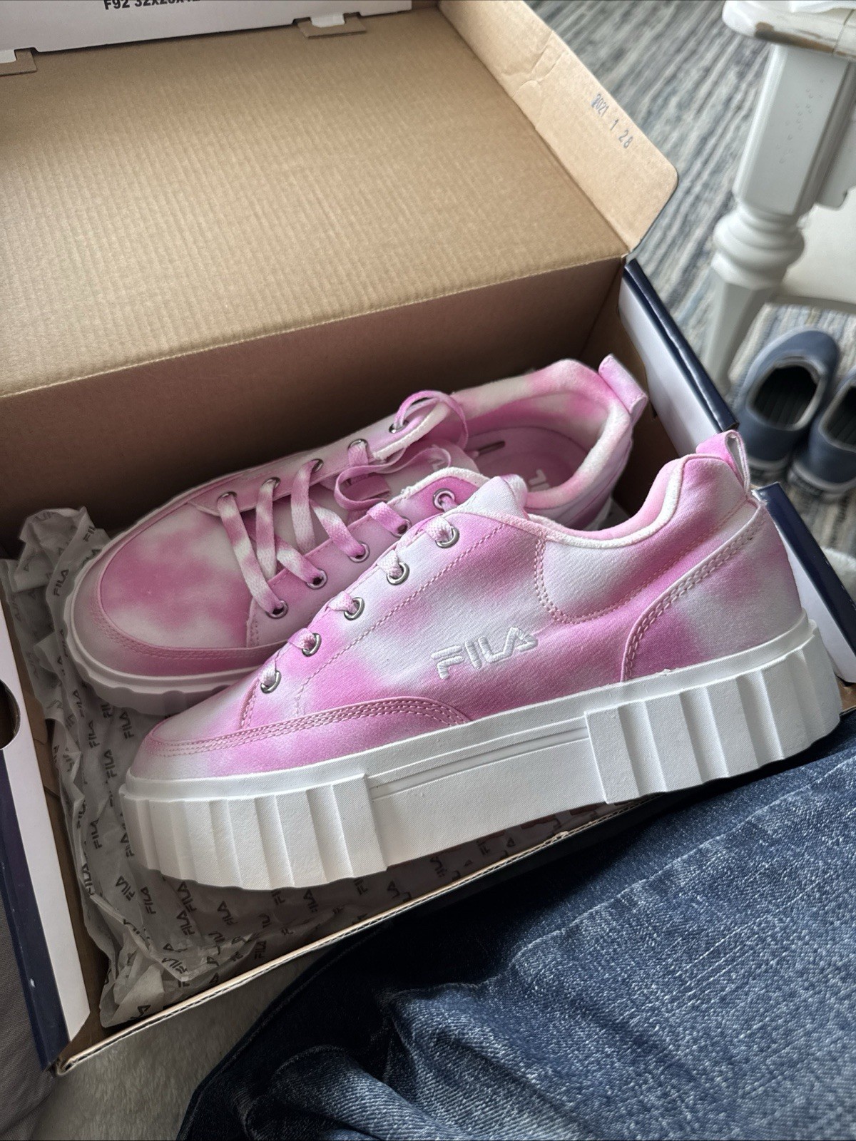 NIB Fila Sandblast Low Mottled Tie Dye Womens Shoes Size 8 — FREE SHIPPING!