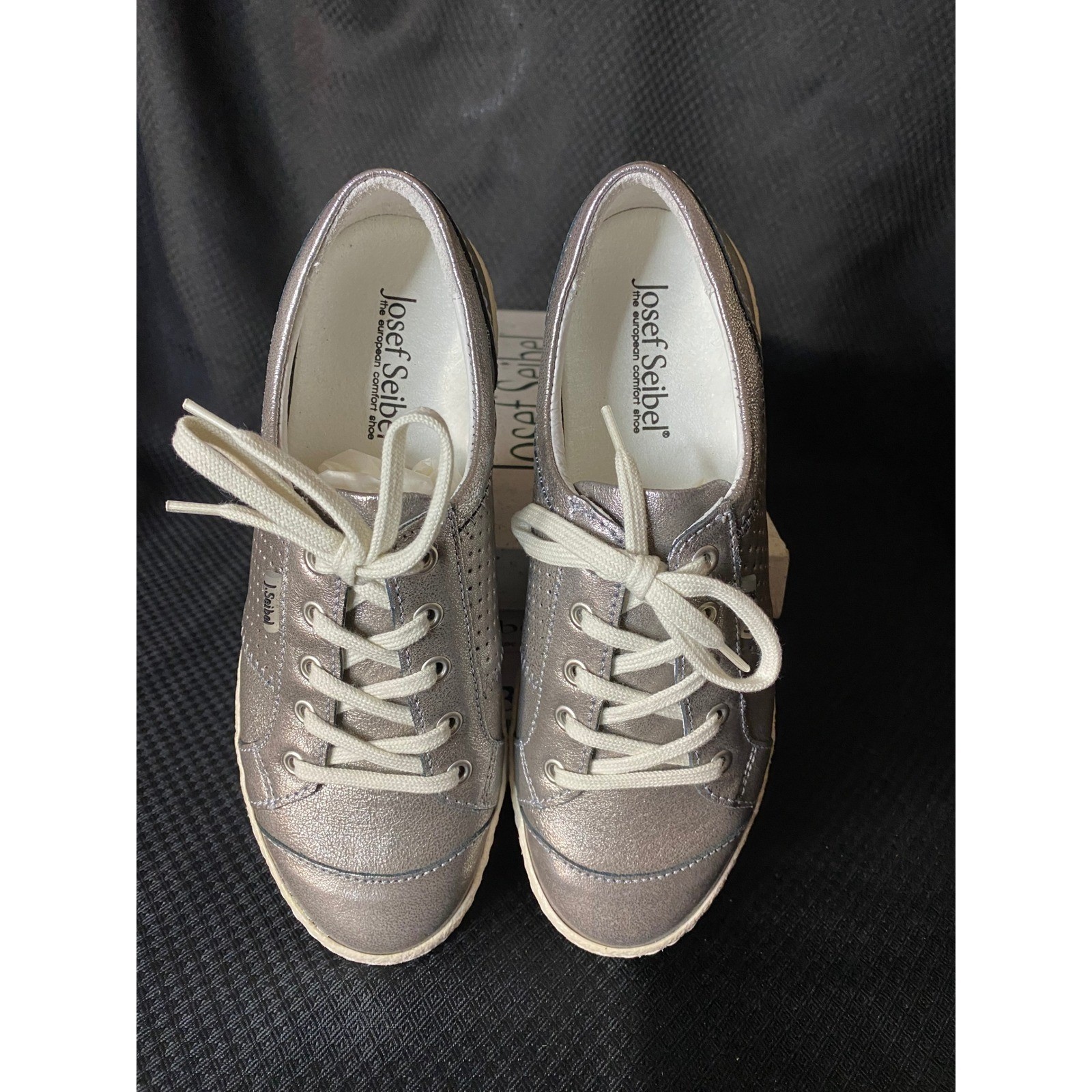 Josef Seibel Womens Caspian Metallic Silver Leather Sneakers Size 37 – 6 1/2 NEW