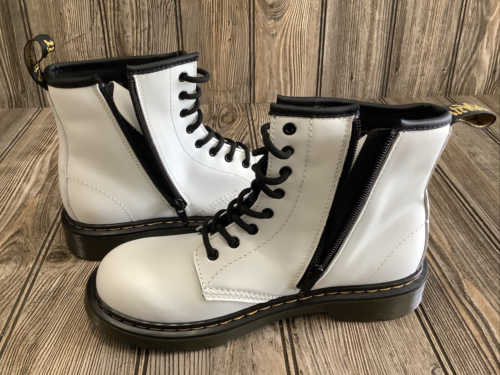 Doc Dr Martens 1460 Women’s Size 5 Smooth Leather Lace Up Combat Boots White