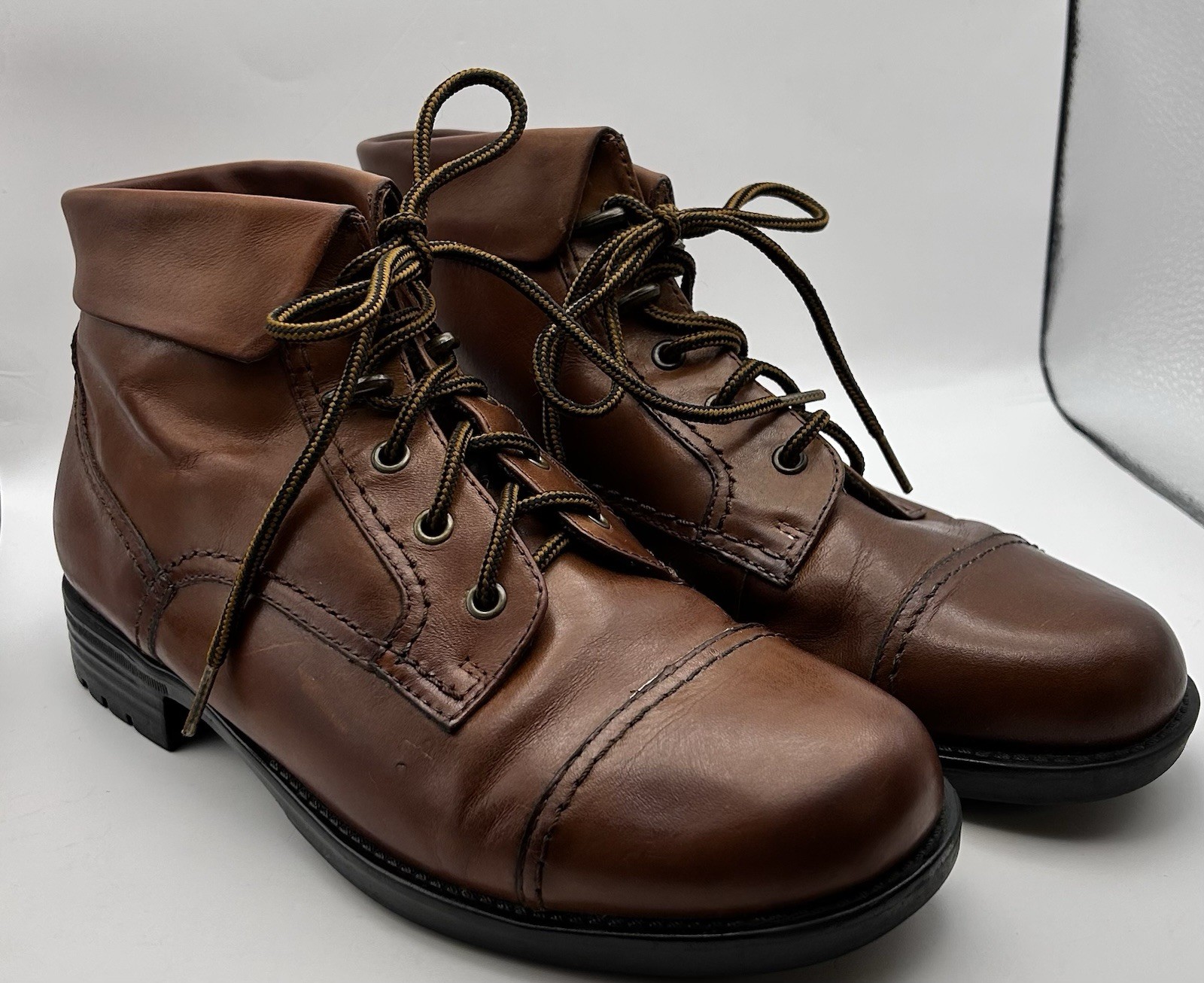 Michel M Brown Leather Women’s Size 8.5M Lace Up Ankle Boots Y2K
