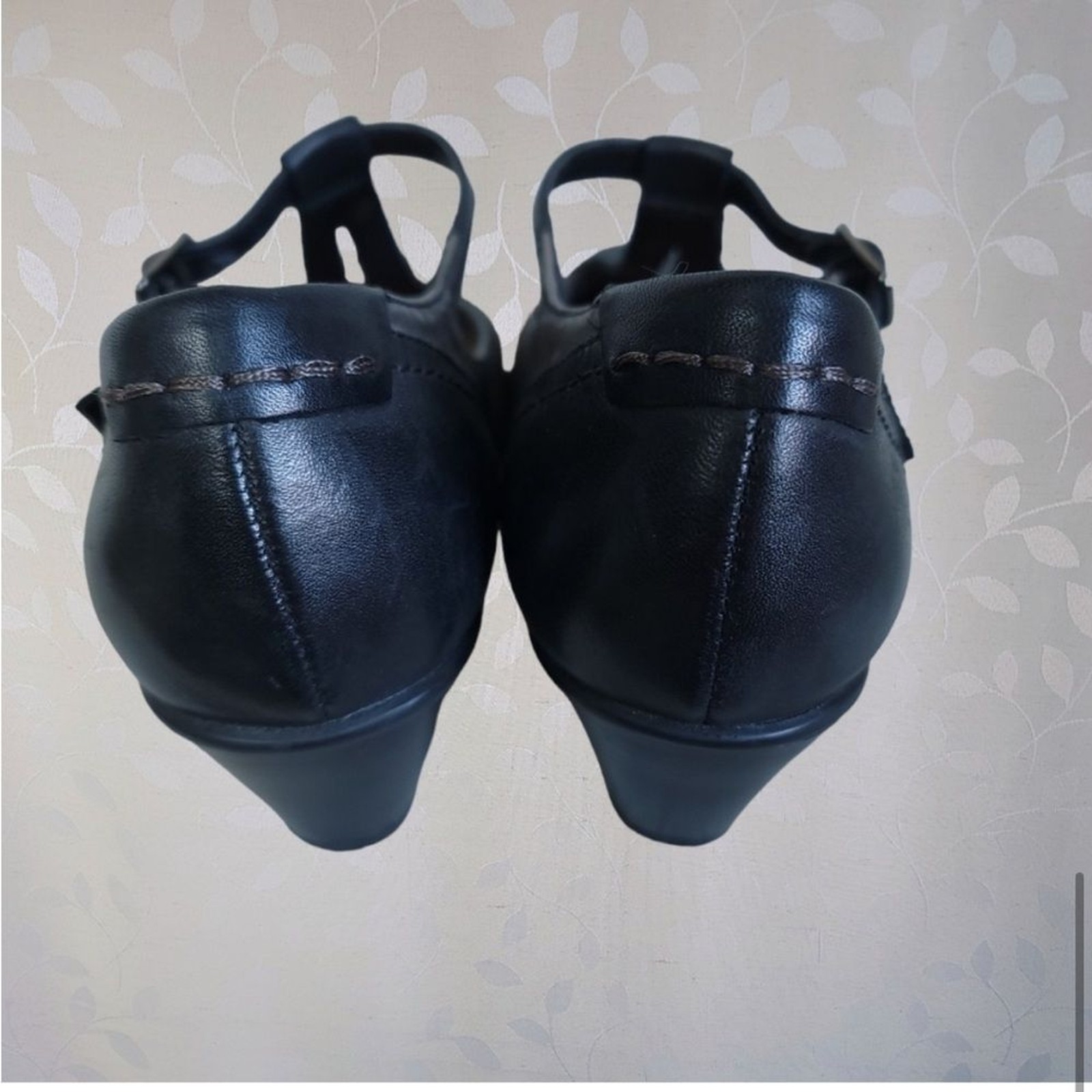 Earth Wanderlust Retro Leather T Strap Maryjane Heels Black Gray size 7.5