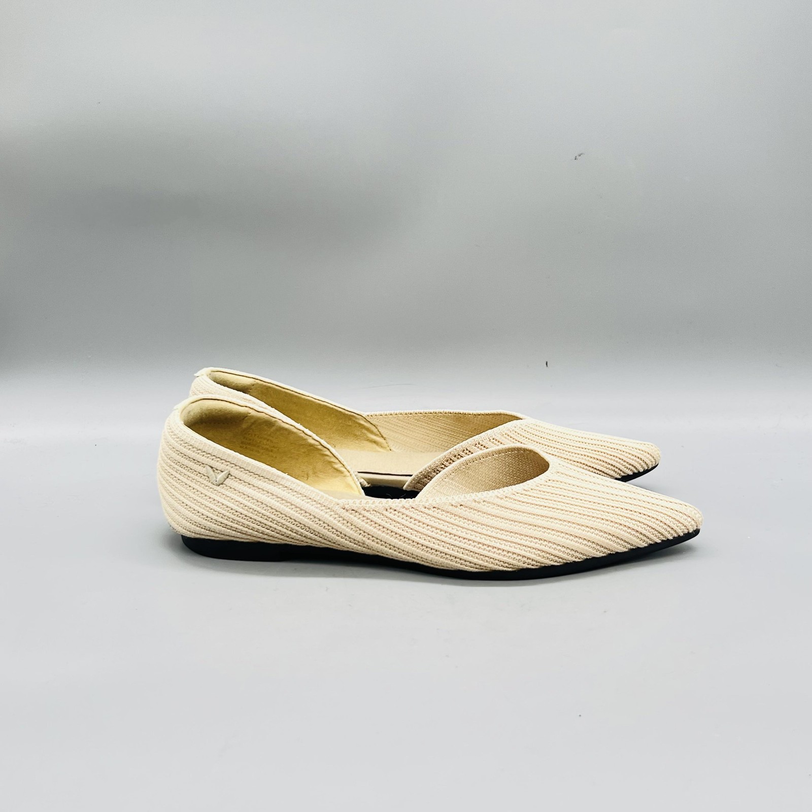 Vivaia Shoes Women 6.5 Beige Knit Melia Ballet Flats Pointed Toe Slip On Comfort