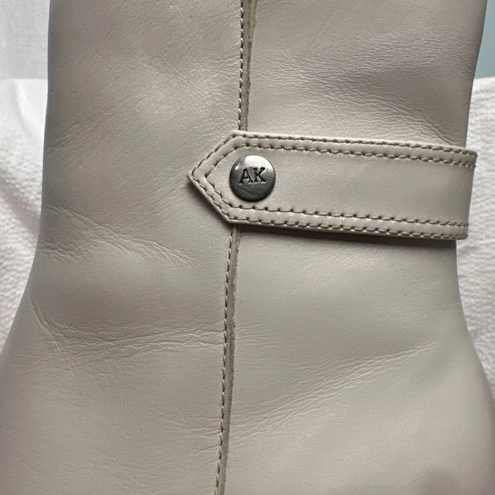Anne Klein Darens Rice Milk Ankle Boot 5:5