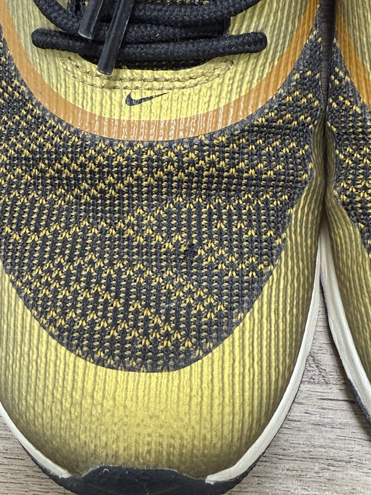 Women’s Nike Air Max Thea GS Gold/Black – US 7