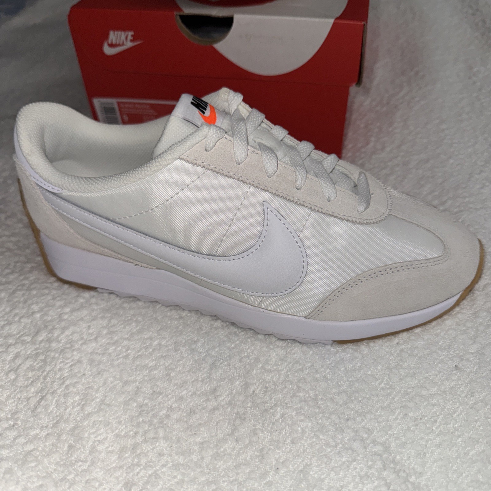 W Nike Pacific Leather White 9 NIB