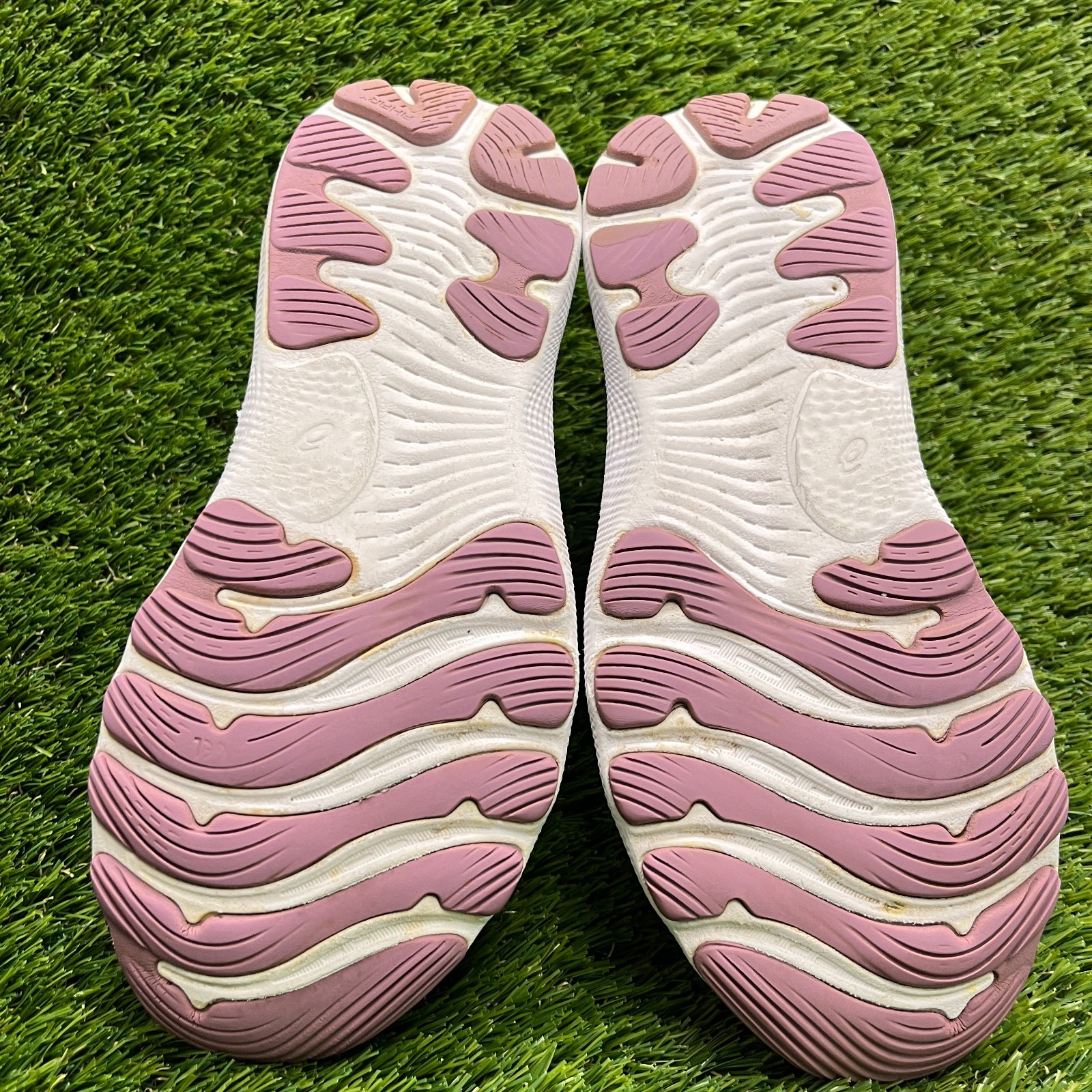 Asics Gel Nimbus 24 Womens Size 6 Pink White Athletic Running Shoes Sneakers