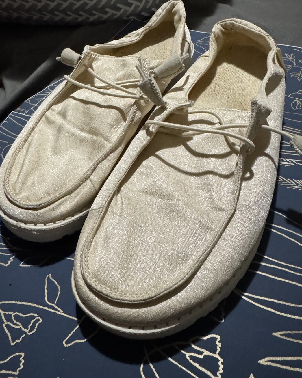 🌸Hey Dude Women’s Sparkling Beige Slip-On Shoes, Size 8 US, Wendy Stretch