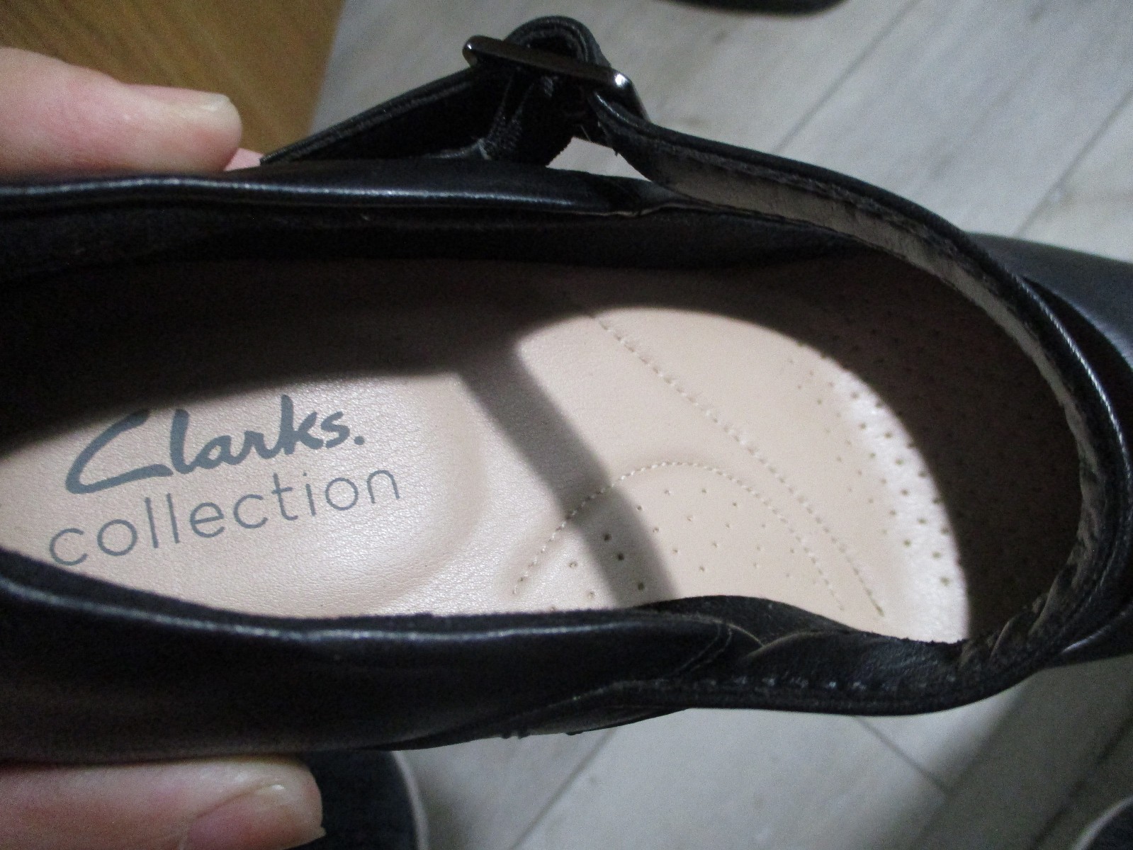 Clarks Ambyr Shine Dress Shoes,Cushioned Inside,Black,Size 7 1/2 M US,5 UK,38 EU