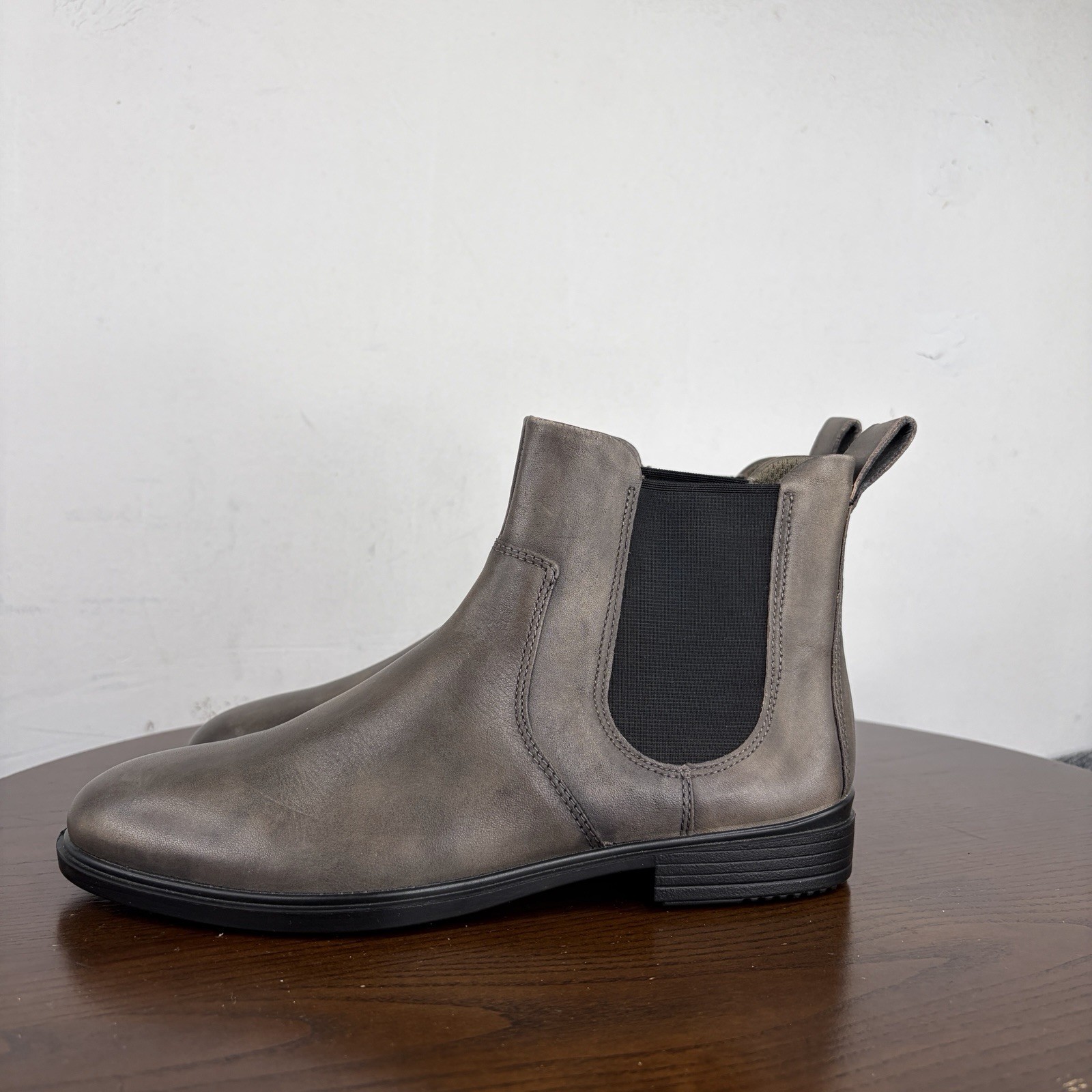 Ecco Touch 15 Boots Women’s 39 / 8 Gray Leather Comfort Chelsea Ankle Booties