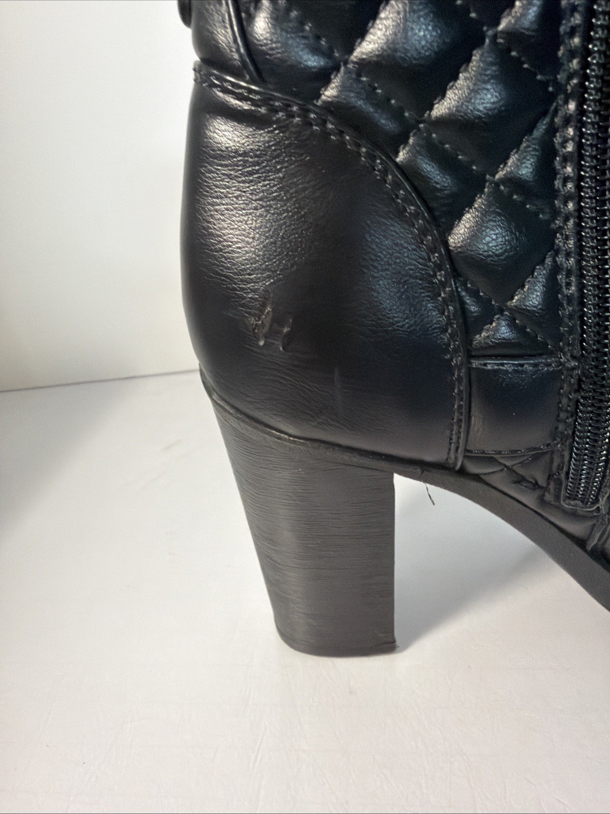 G By GUESS Black Quilted Booties Boots Heels Biker Grunge Gothic Moto Buckle 6.5