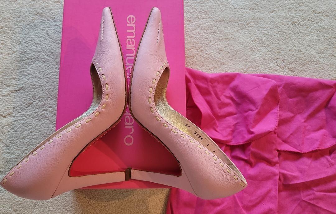 EMANUEL UNGARO PARIS 9cm/ 3.5” heels Light Pink soft leather Pumps – Sz 7M