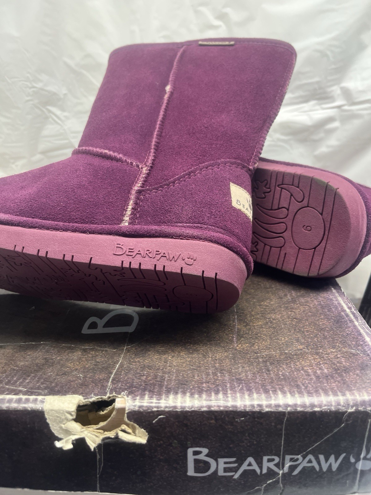 Vintage Women Bearpaw Emma Short Boysenberry 608 W.