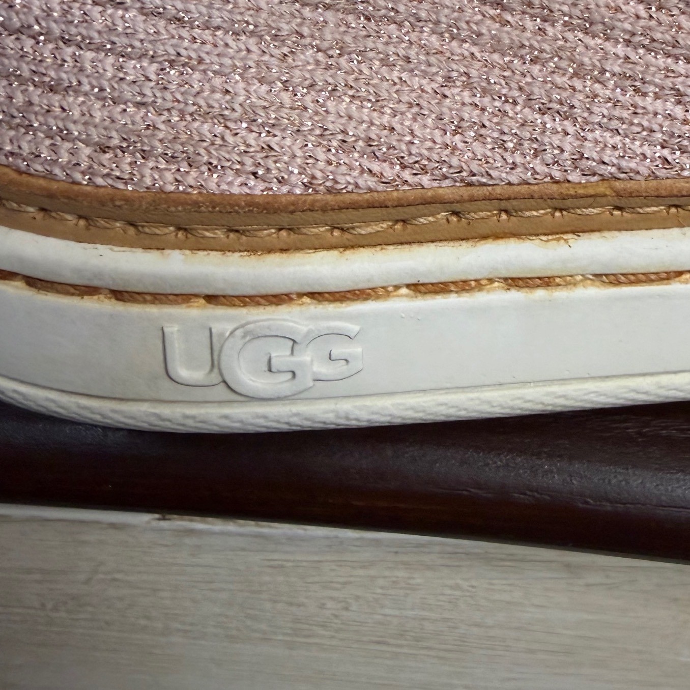 UGG Pink Sammy Chevron Slip On Sneakers Good Metallic Knit Women’s Size 8