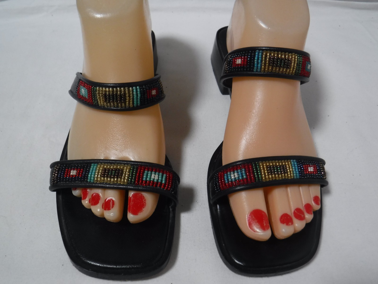 VTG Brighton Sam Beaded Sandals Southwestern Aztec Low Heeled Shoe Italy 7.5 M