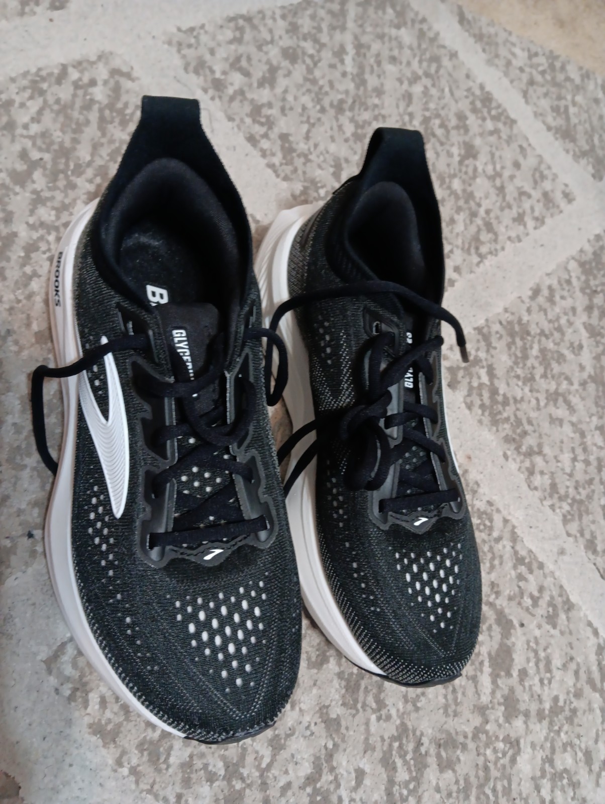 Brooks Glycerin 23 Women’s Size 7 B Shoes Black Grey White Size 1204651B090