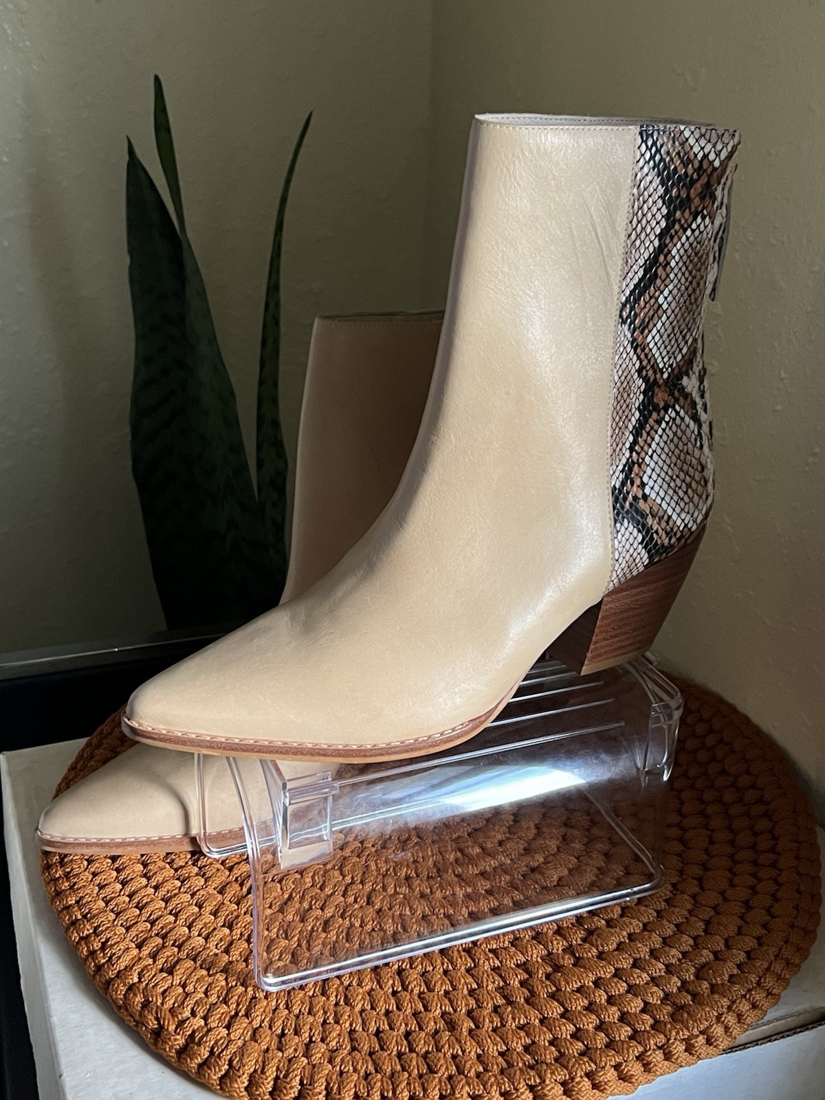 Matisse Carson Two-Tone Beige, White & Snakeskin Block Heel Ankle Boots Size 8 M