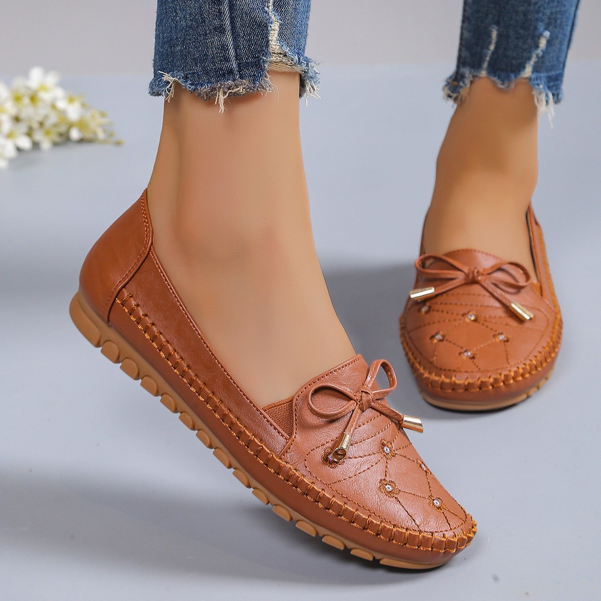Womens Bow Accent Loafers Slip-On Casual Flat Driving Shoes for Daily Wear