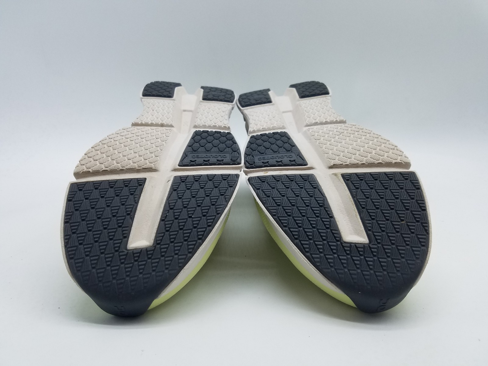 On Cloudgo Swiss Engineering Women’s Size 9.5 Road Running Shoes *Less than 5 mi