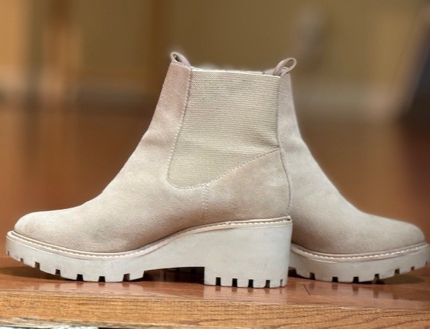 Dolce Vita Booties | Tan Suede | Pull Up | Rubber Platform Sole | Size 7
