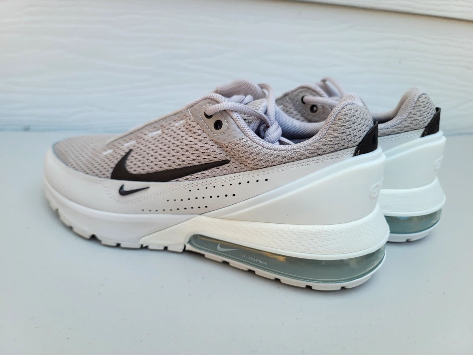 Size 10 WOMEN’S Nike AIR MAX PULSE FD6409 005