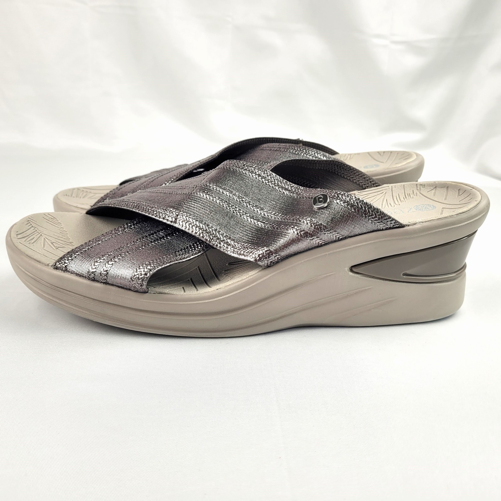 Bzees Vista Sandals Women’s 11M Silver X Band Wedge Slide Comfort Summer Casual