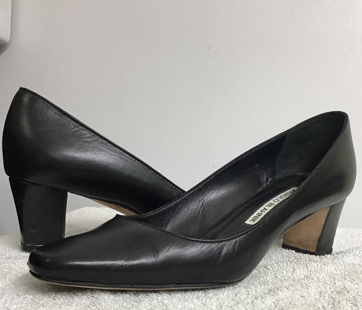 Manolo Blahnik Low Heel Black Leather Pump Semi Round Toe Size 35.5