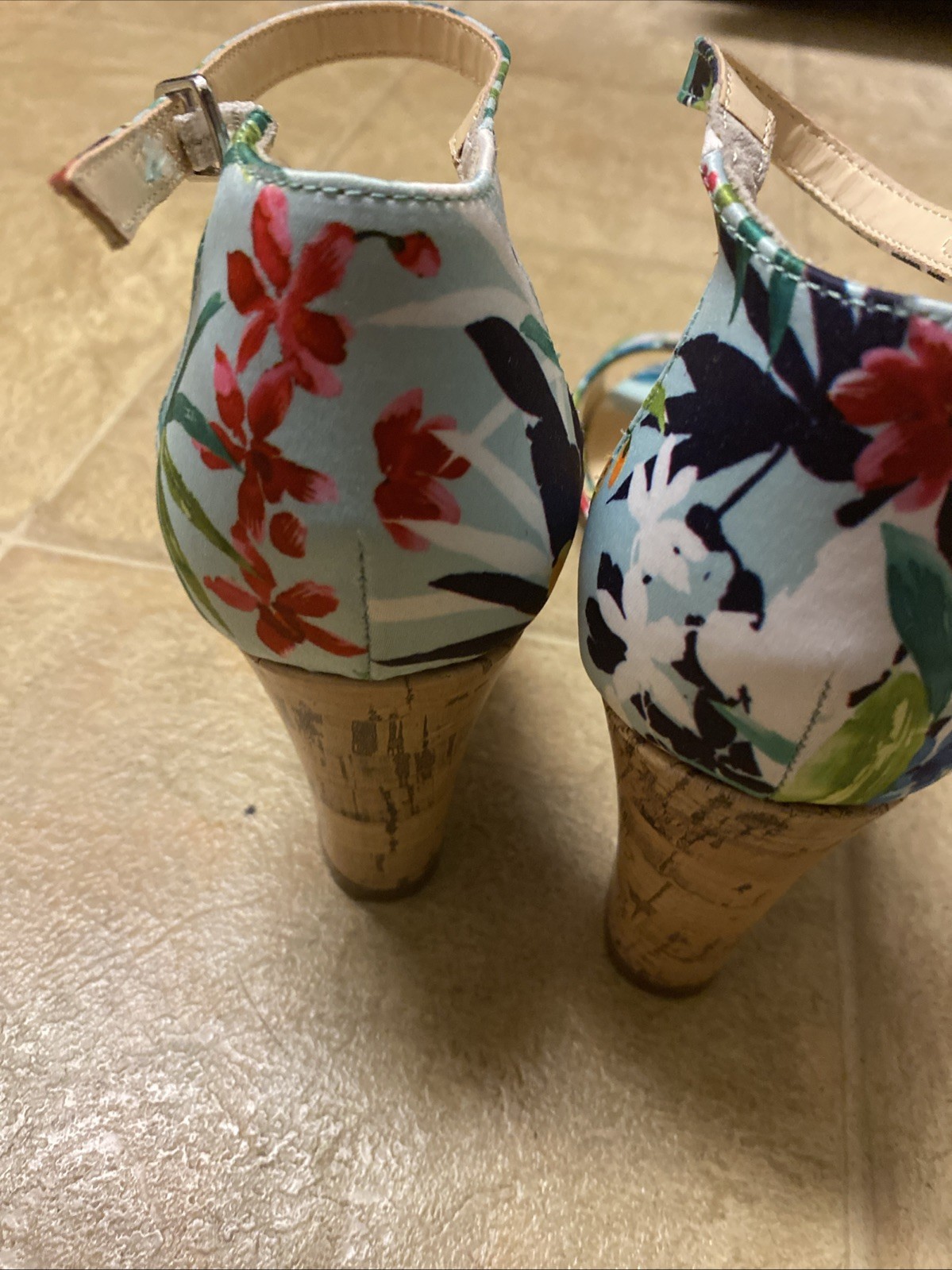 NEW Unisa Wedge Sandals Women (size 9M)