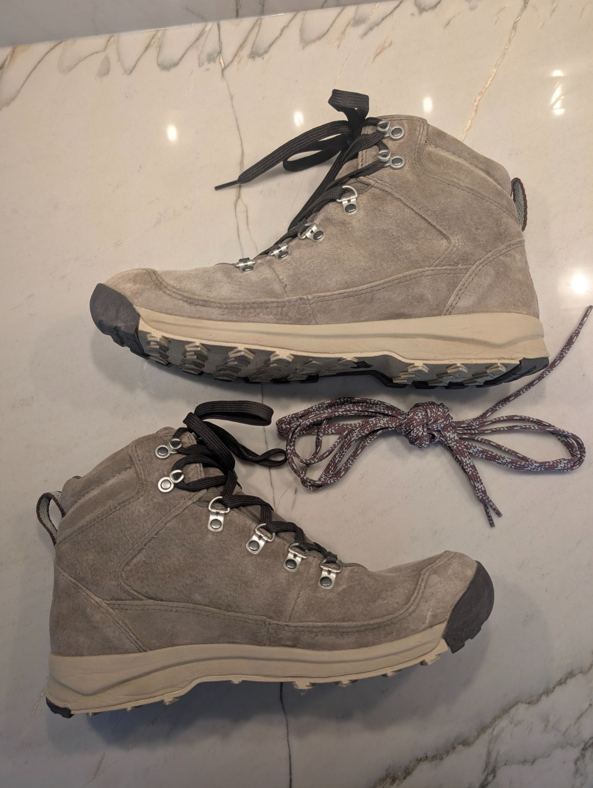 Danner Adrika Ash Women’s Hiking Boots Size 10 – Mint Condition!