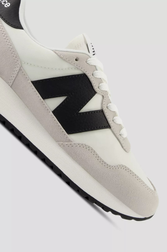 New Balance 237 Women’s Lifestyle Sneakers Light Gray Black Authentic NIB