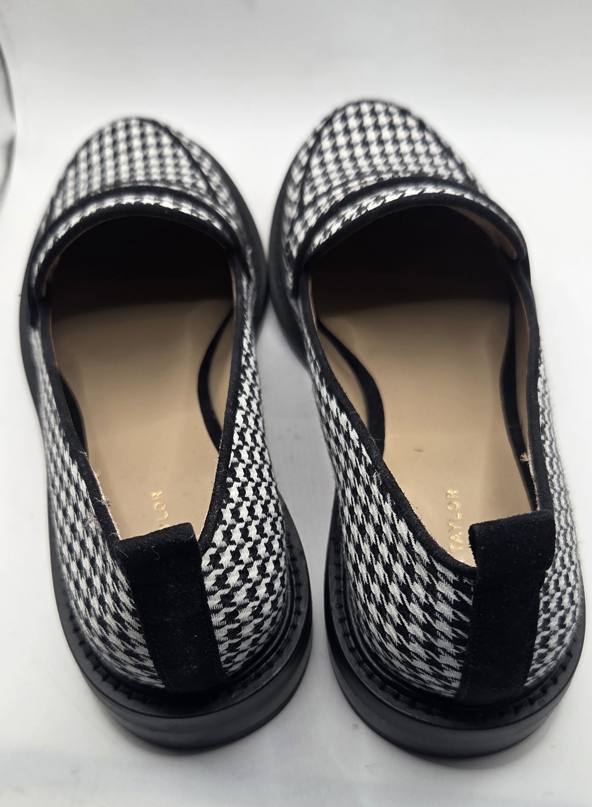 ANN TAYLOR Preppy/ Retro Loafer Flats Size 7 Black And White Slip Ons