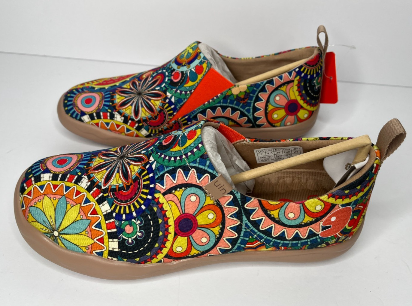 UIN NWT Blossom print slip-on canvas Sneaker – 7.5