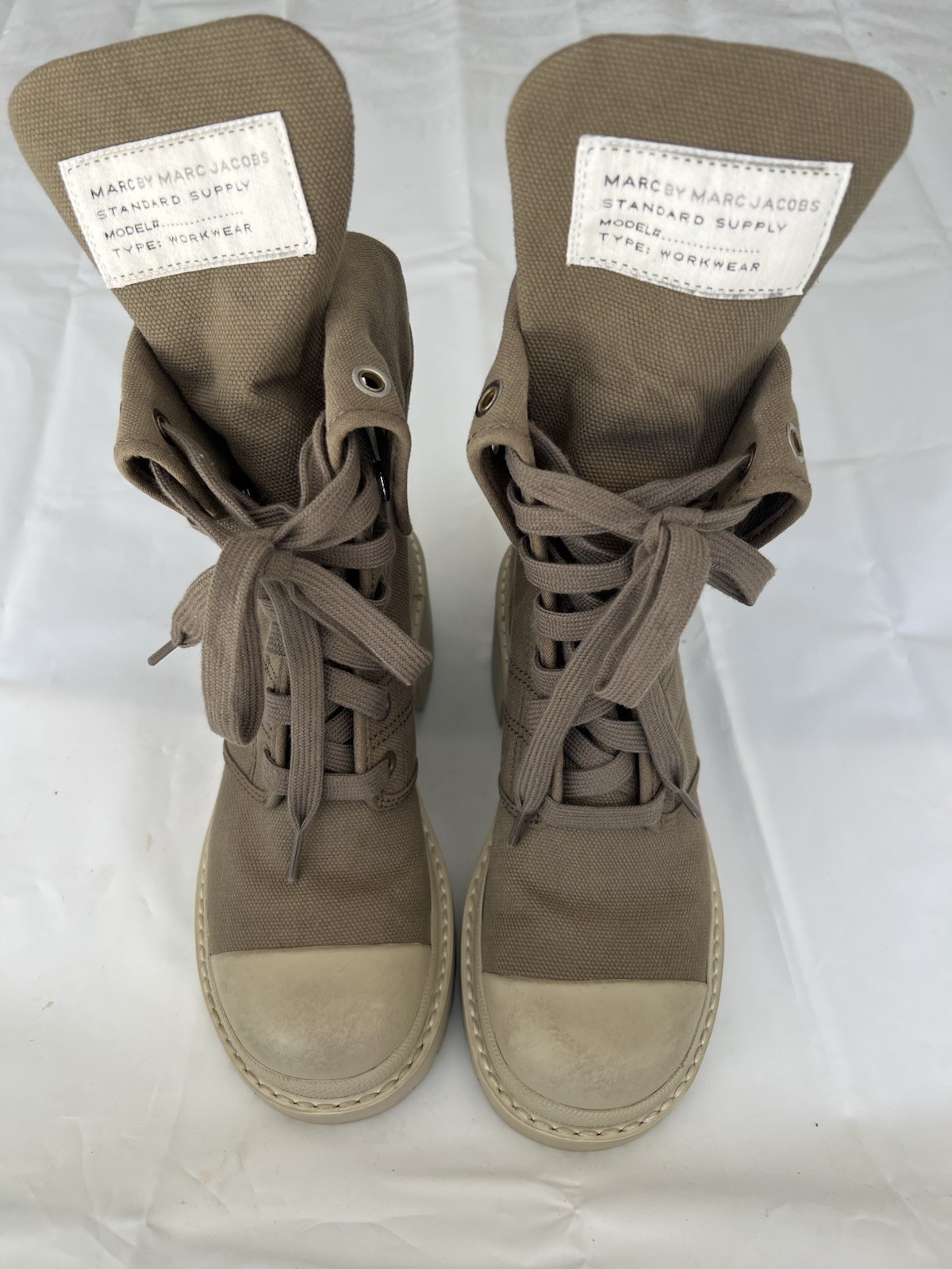 Marc by Marc Jacobs Tan fabric combat Hill/buttons on the side – Lace Up