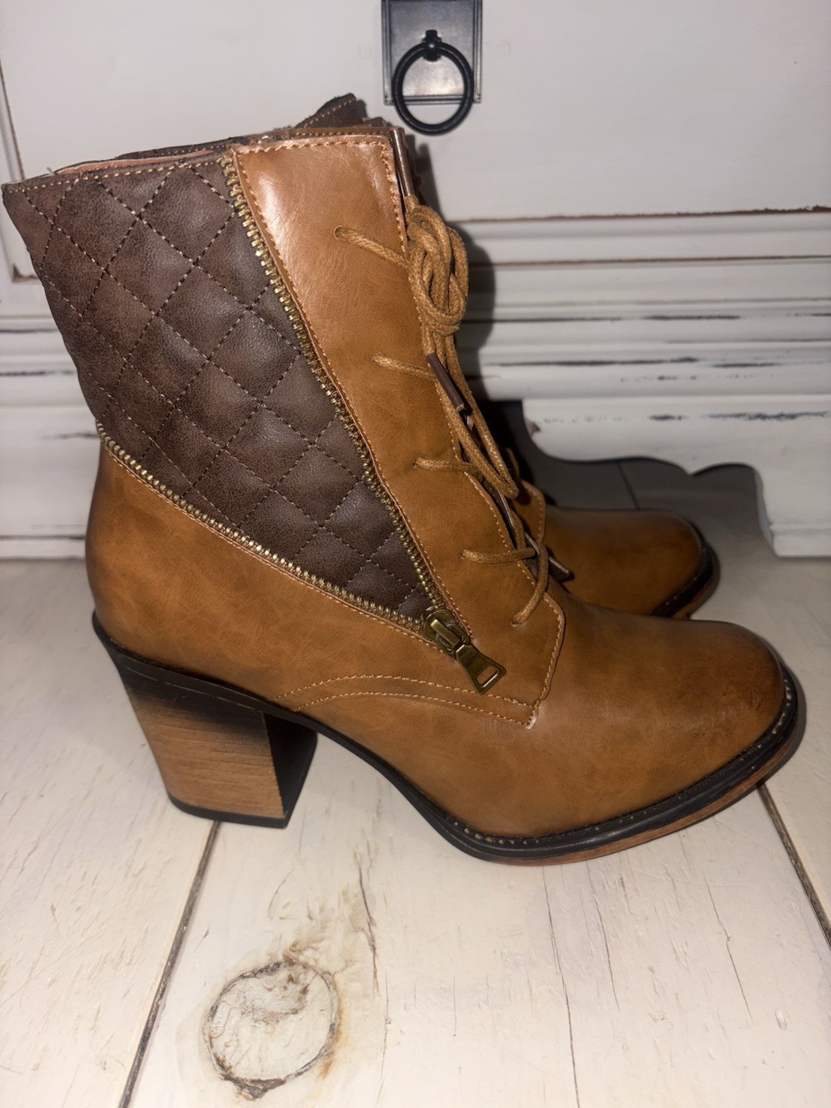 Pierre Dumas Ravenna Two-Tone Quilted Lace-Up Heeled Ankle Western Boots 10