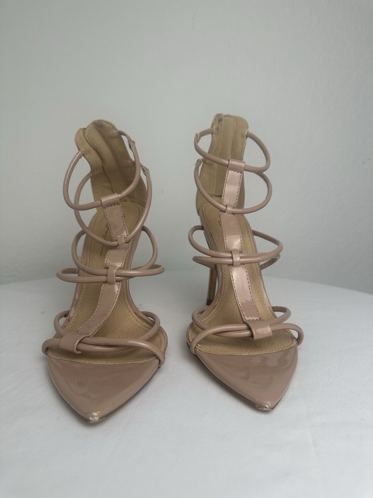 VANiTA Women’s Beige Patent Leather Strappy Pointed Toe Stiletto Sz 8