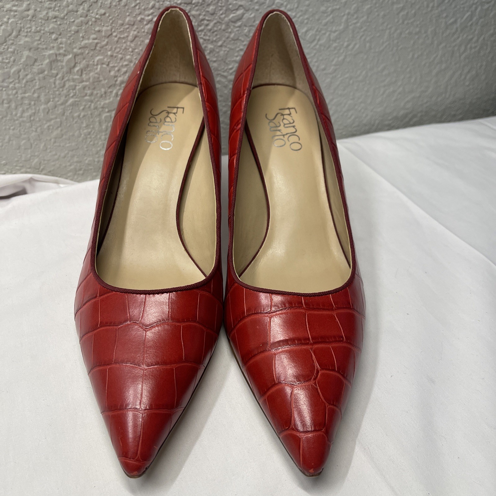 Franco Sarto Womens Crocodile Embossed Dark Red Glossy Heel Pumps Size 9.5M