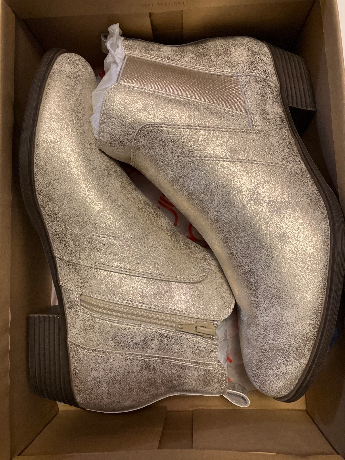 Sugar womens gold bootie size 8.5M