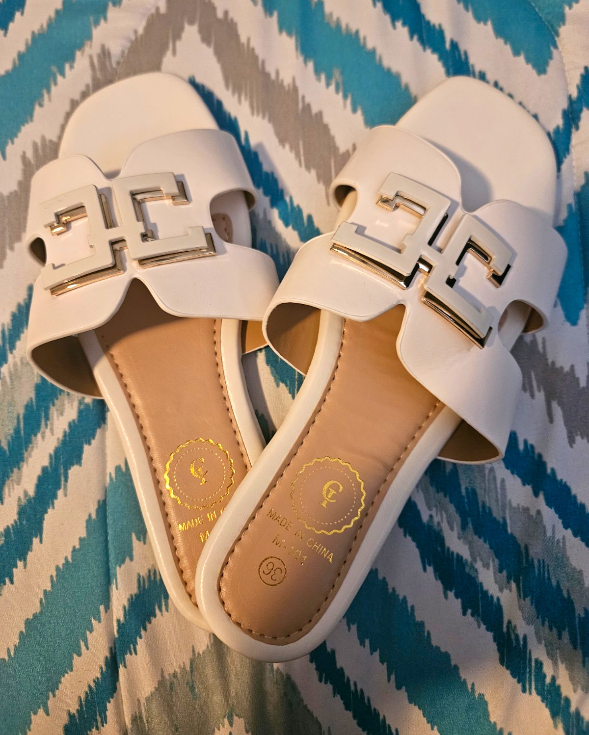 Women’s White Slide Sandals Leather Logo Accent Straps Slip-On Casual US 6