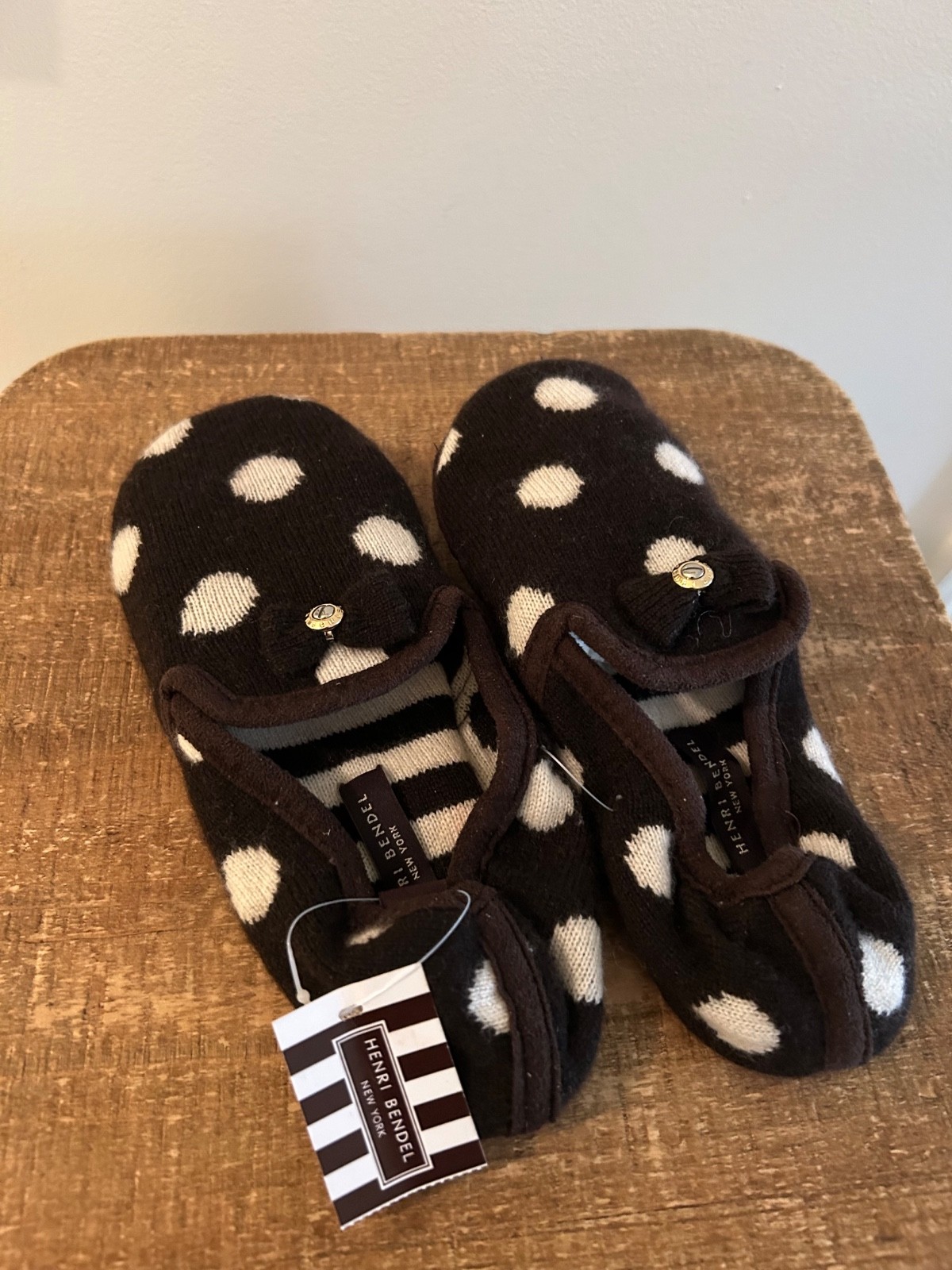 New Henri Bendel Cashmere Women’s Polka Dot Slippers, One Size with tags