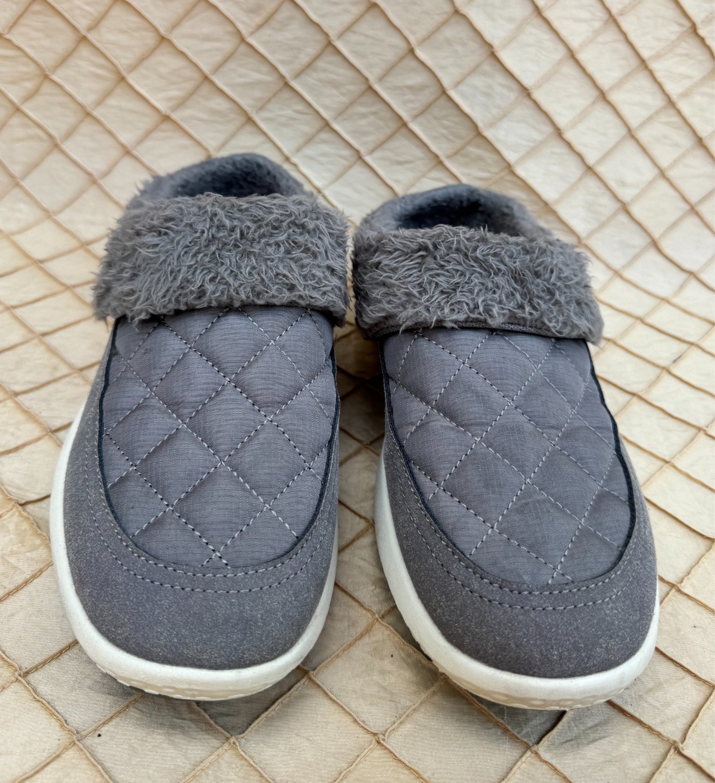 Easy Spirit Seevee 2 Women’s Size 8M Gray Textile Quilted Clogs