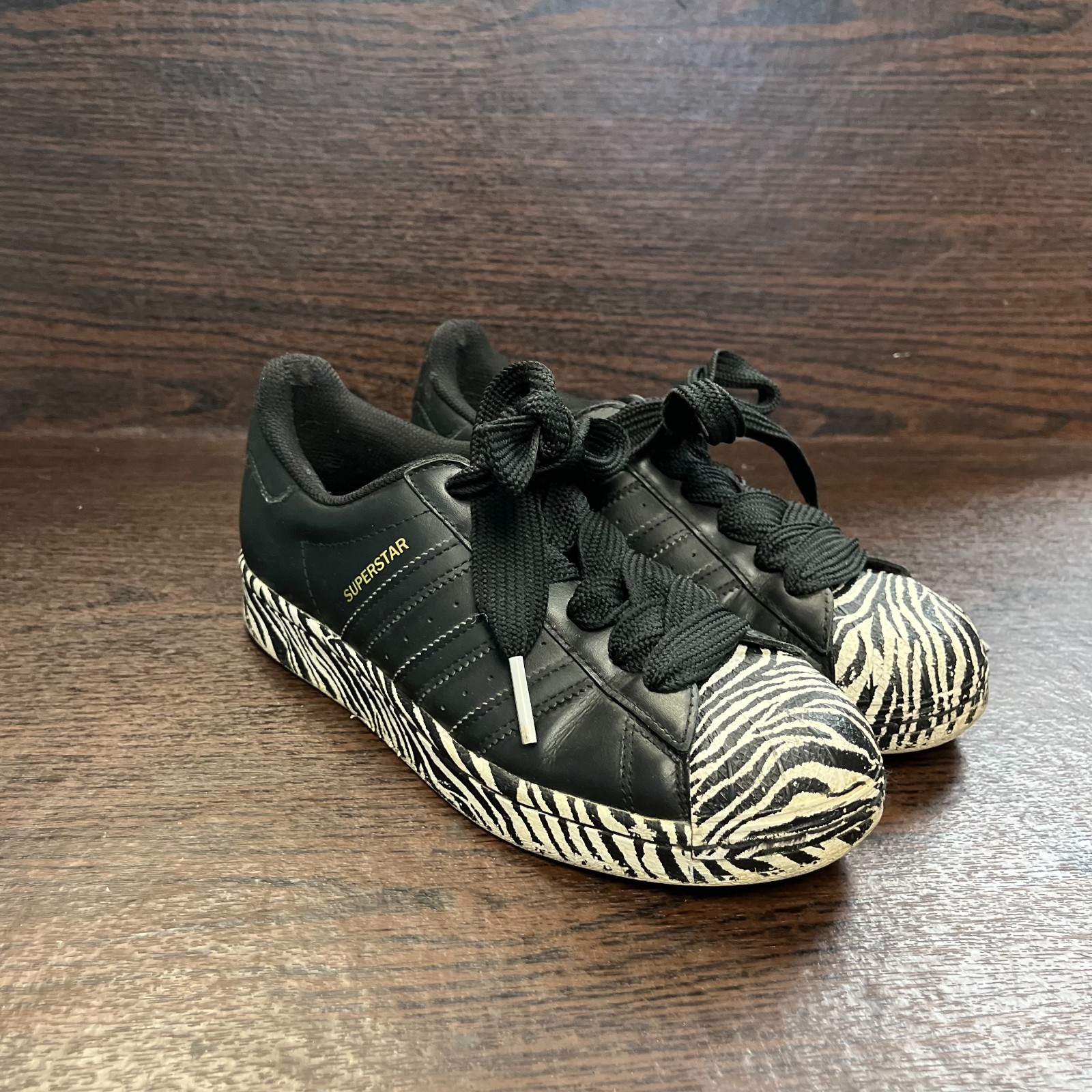 Adidas Womens Superstar Sneakers Size 6 Black Zebra Stripe Print Shell ToeFV3448